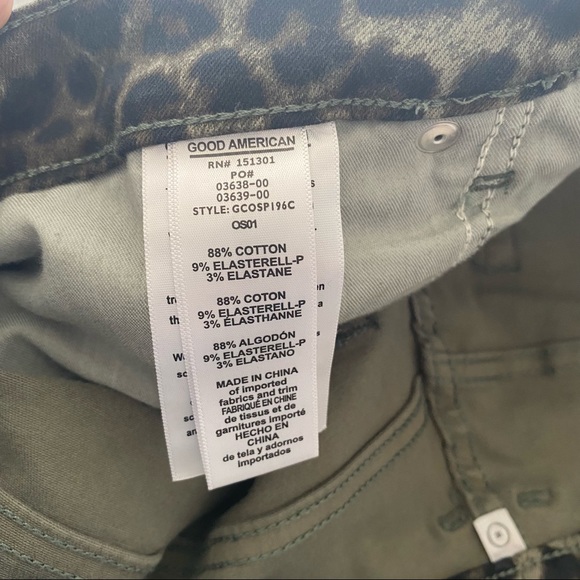 Good American Leopard The Cut-Offs Denim Shorts - Picture 7 of 10